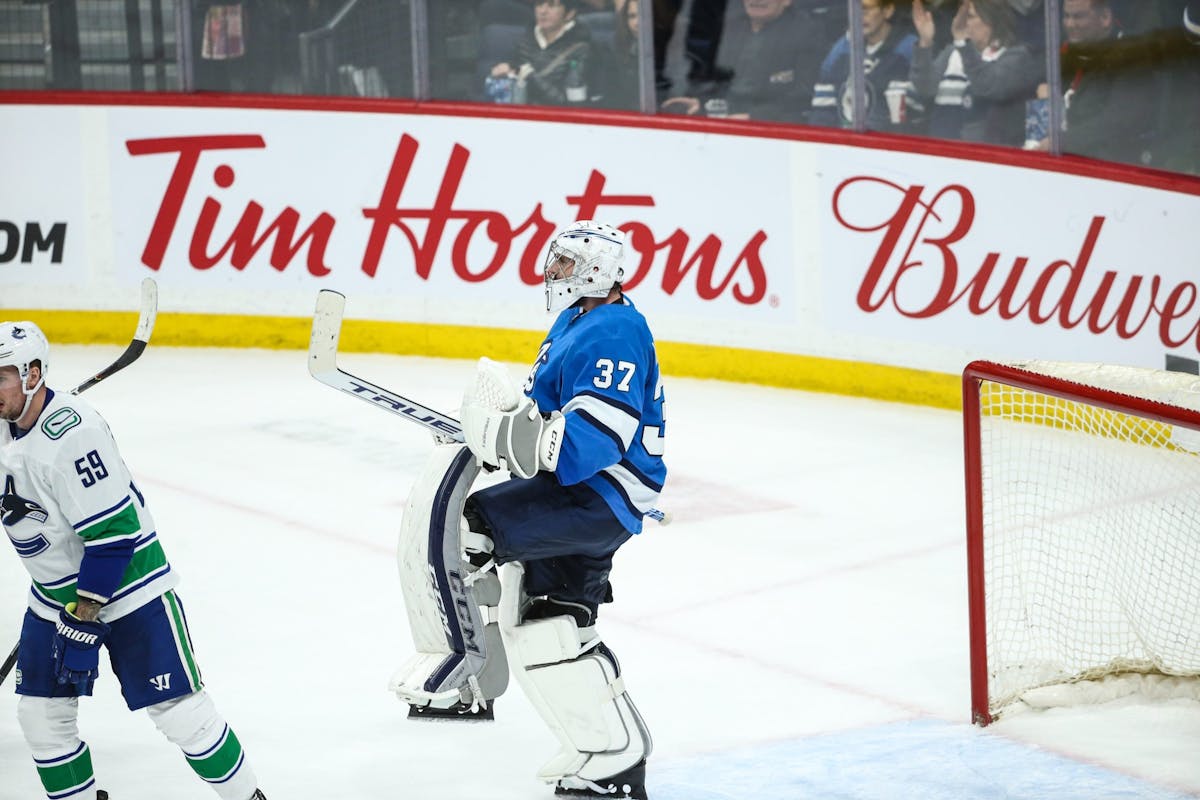 Connor Hellebuyck wins Vezina Trophy JetsNation