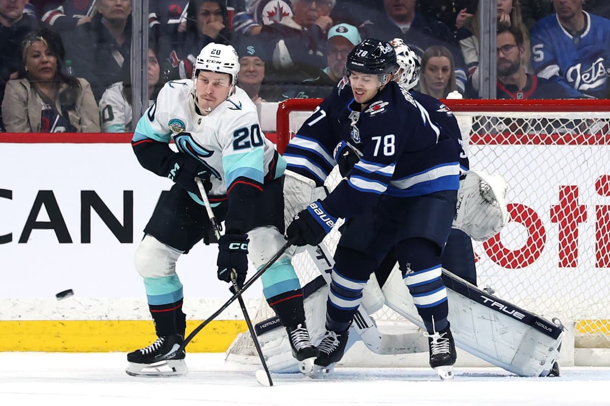 Jets stay in the hunt for the 2nd wildcard spot with a big 6-2 win against the Kraken
