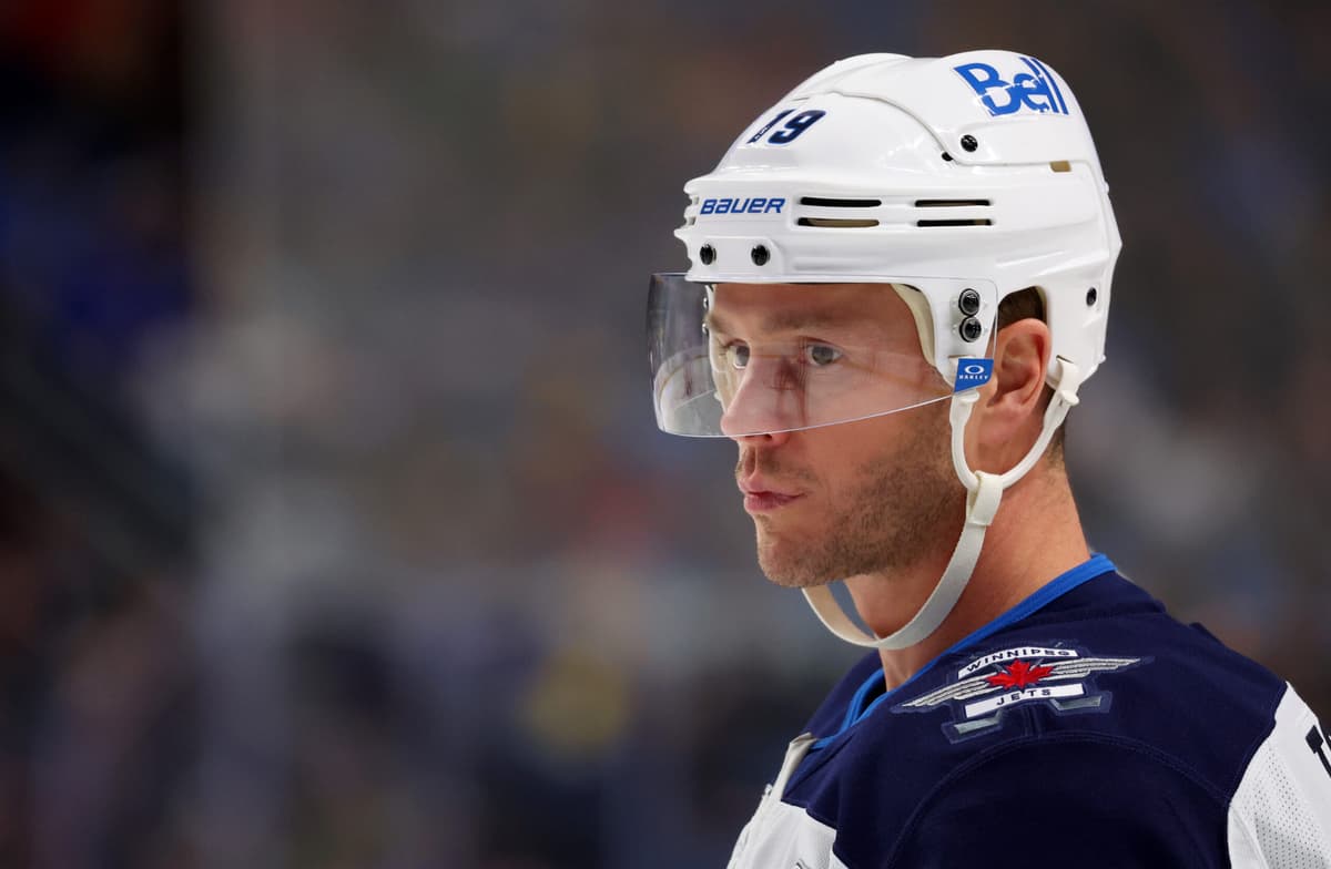 Jonathan Toews is preparing for an emotional return to Chicago Jonathan Toews is preparing for an emotional return to Chicago